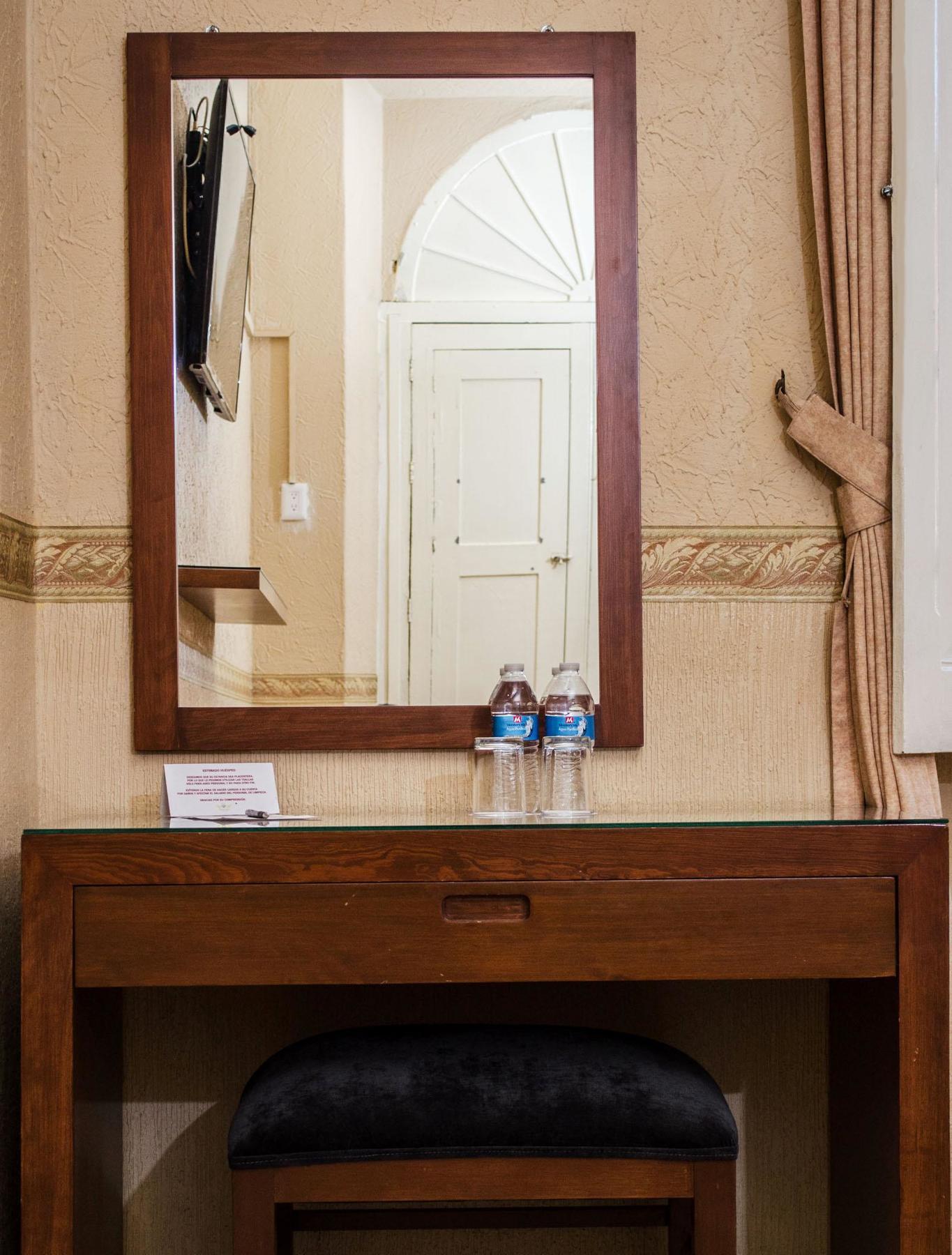 Hotel Posada Regis Γκουανταλαχάρα Εξωτερικό φωτογραφία