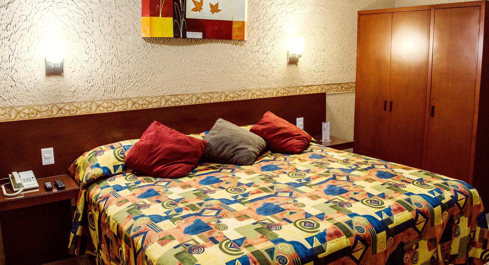 Hotel Posada Regis Γκουανταλαχάρα Εξωτερικό φωτογραφία