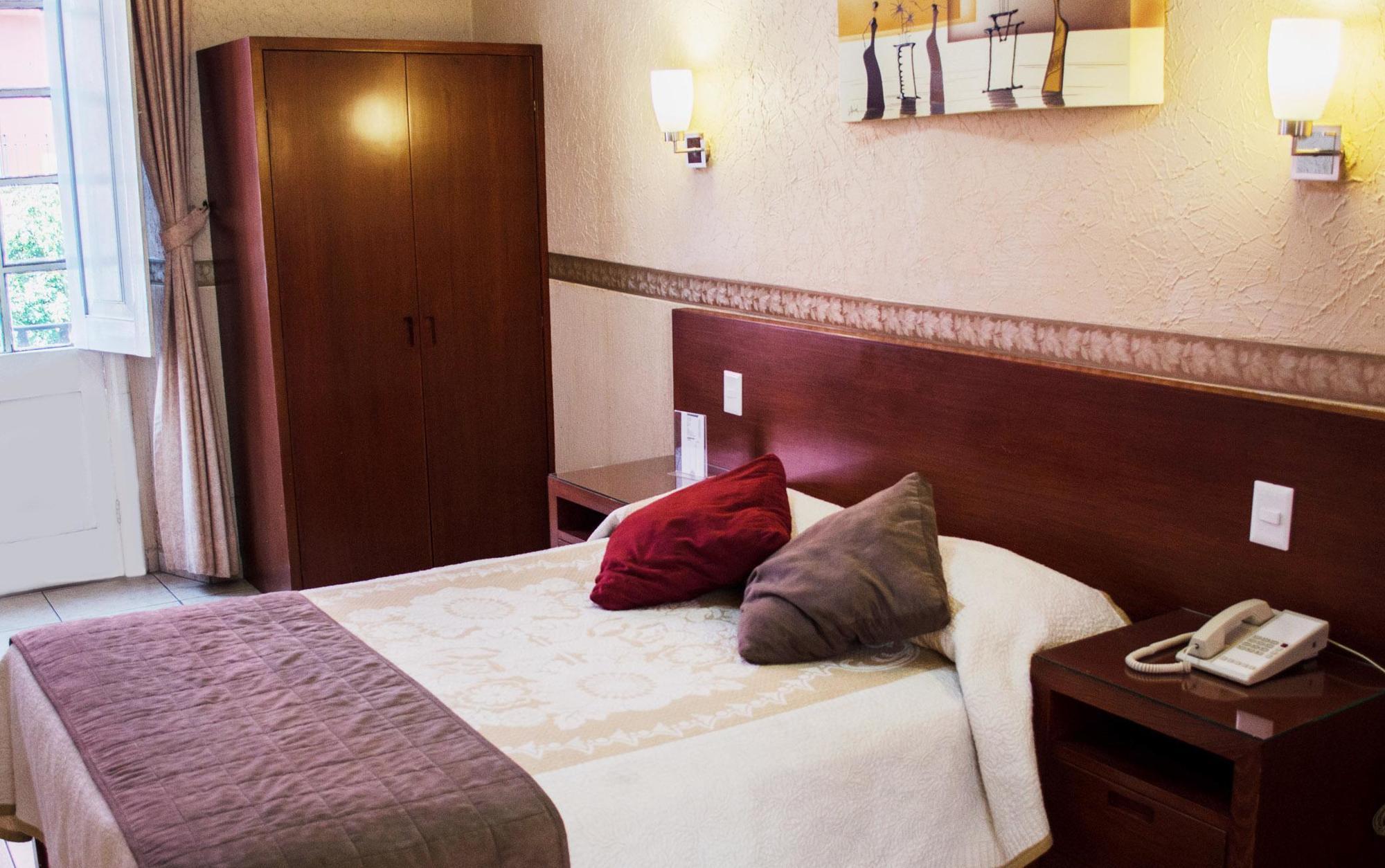 Hotel Posada Regis Γκουανταλαχάρα Εξωτερικό φωτογραφία
