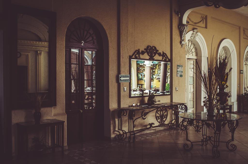 Hotel Posada Regis Γκουανταλαχάρα Εξωτερικό φωτογραφία
