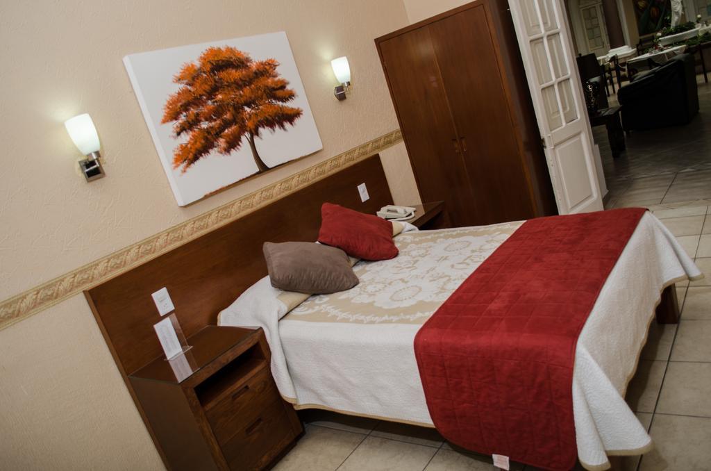 Hotel Posada Regis Γκουανταλαχάρα Εξωτερικό φωτογραφία