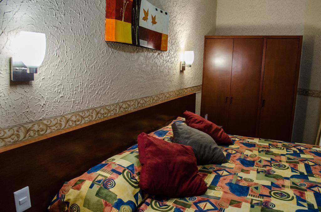 Hotel Posada Regis Γκουανταλαχάρα Εξωτερικό φωτογραφία