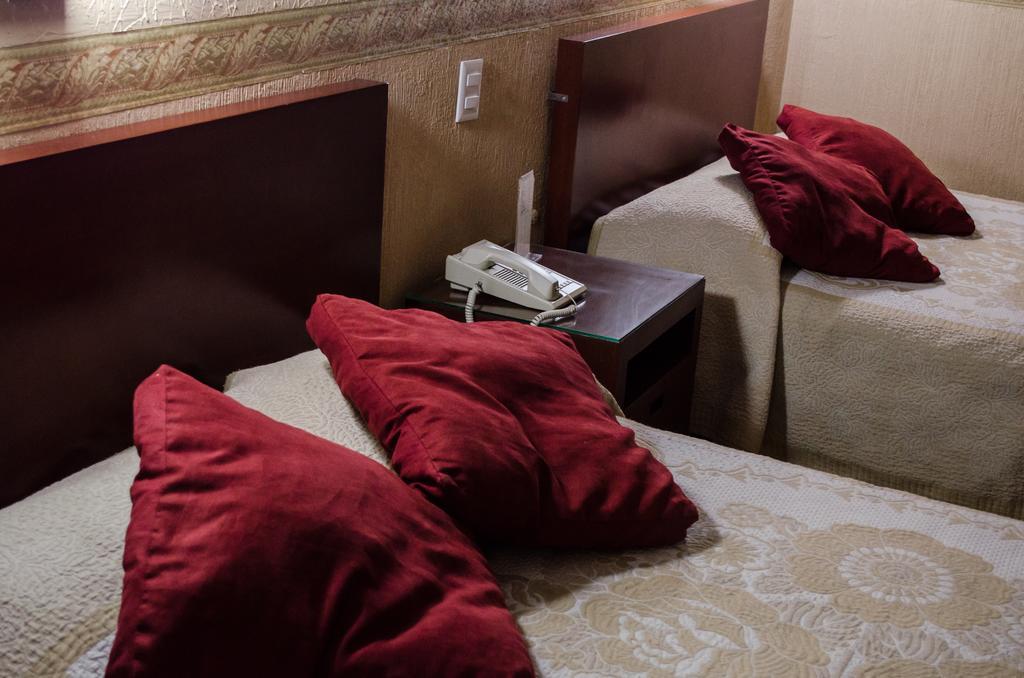 Hotel Posada Regis Γκουανταλαχάρα Εξωτερικό φωτογραφία
